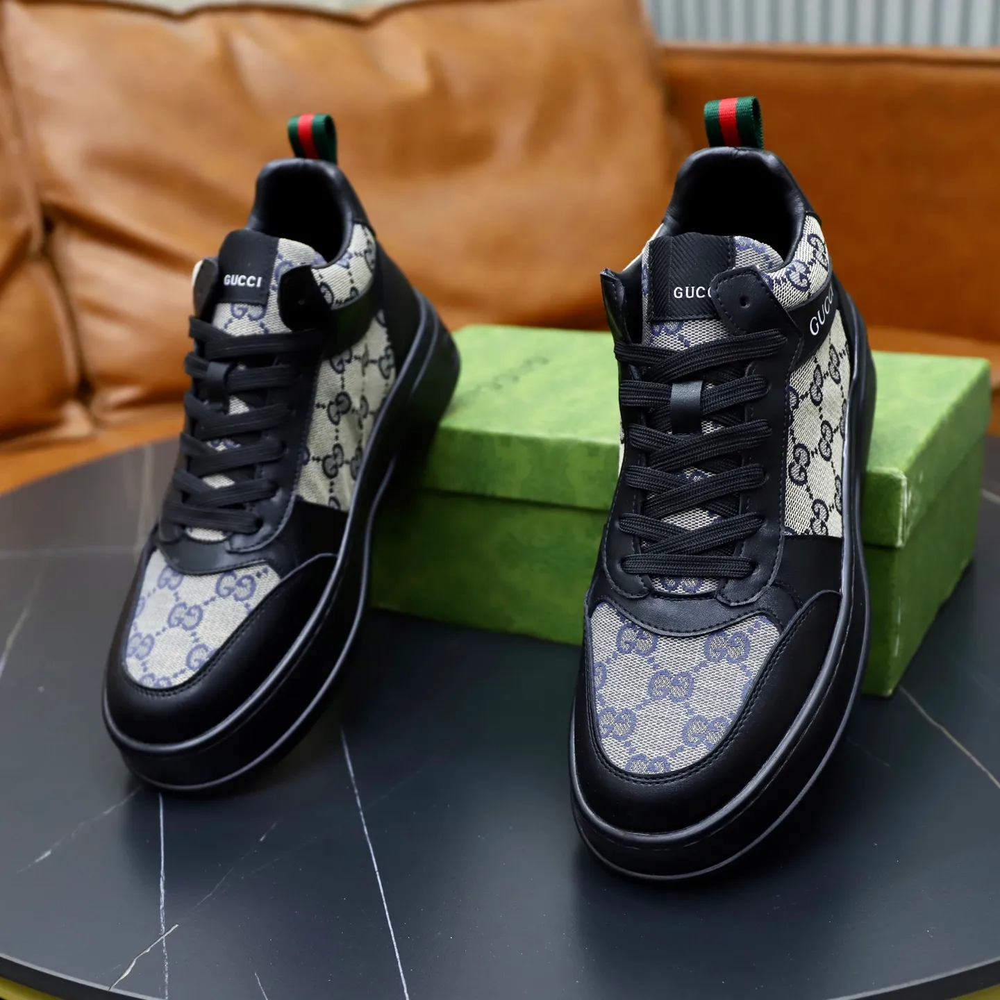 Ex-factory price: 442💰🙅‍♂️🙅‍♂️🙅‍♂️ Brand: GUCCI Standard code: 38-44 (45 customized) Grade: Same as the official website Material: Original cowhide material spliced with brand cloth Comfortable and breathable lining Lightweight and wear-resistant sports outsole Style category: Men's fashionable casual shoes Running sports shoes Distinguished luxury brand elements Top luxury color: actual picture color